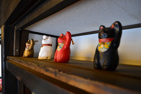 店内の招き猫たち