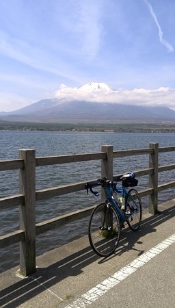 富士山と山中湖。いつもの定点。