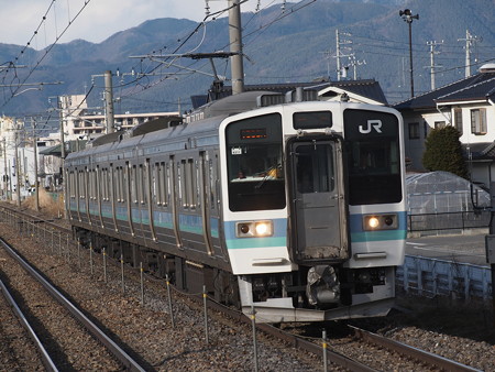 211系普通篠ノ井線平田駅01