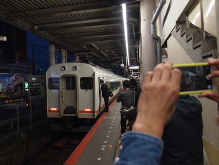 近鉄21000系回送 近鉄京都線大和西大寺駅01