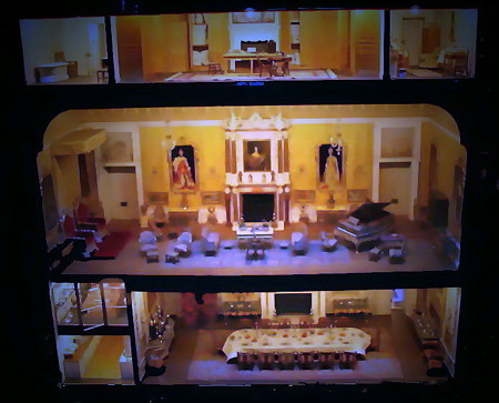 Queen Mary's Dolls' house from wikipedia-02