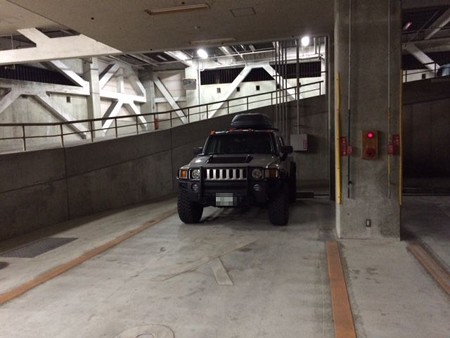 ホテル　駐車場