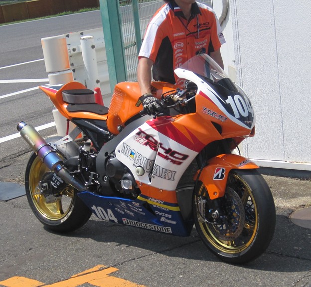 タツヤ 2013 CBR1000RR #104 山口辰也 Tatsuya Yamaguchi: Motorcycle