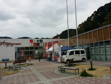 新東名の静岡サービスエリア。 美味しい物が俺を誘う…