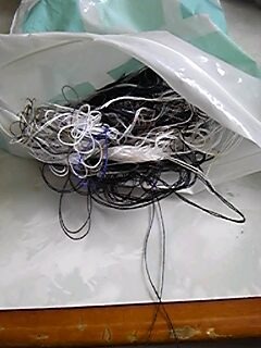 糸くずを使う