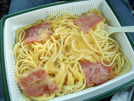 濃厚チーズのカルボナーラ。