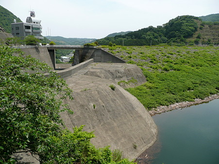 奥野ダム非常用洪水吐き