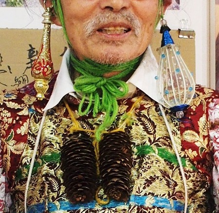 頭上ビックバン帽子おじさん宮間英次郎さん2015年03月21日_P32102981