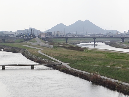飯塚市忠隈のボタ山