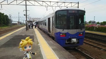 ■ 泊 16:33 → 直江津 17:45 1645D 普通(あいの風とやま鉄道→えち...