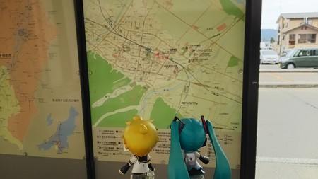ミク:「ナビによると、千手温泉まで、4.4kmですって」 レン:「ちょwww...