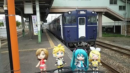 ミク:「それでは、十日町~長岡間は、快速『越乃Shu*Kura』に乗ります...