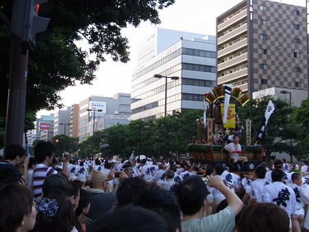 03 追い山当日 博多祇園山笠 東流 舁き山 意凛々而傾剛直 (いはりんりんとしてごうちょくにかぶく)2012年 写真画像10