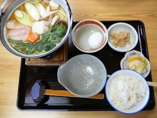 豊楽味噌鍋うどん870円