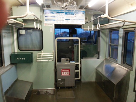 弥彦線の115系運転台