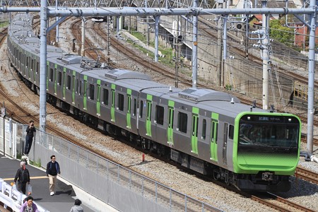 E235系トウ01編成 性能確認試運転