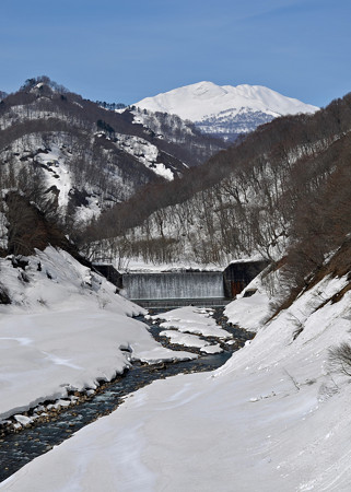 150328雪解けの川02