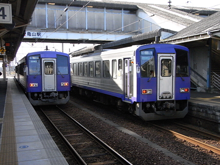 亀山駅1