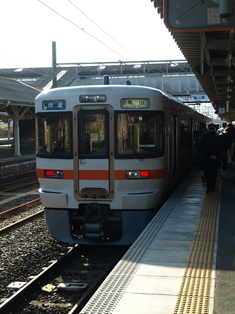 亀山駅32