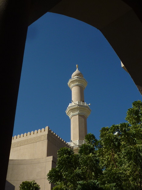 ﾆｽﾞﾜ要塞の光塔 Nizwa Fort Castle minaret,Oman