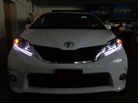 シエナ　ＮＥＷアウディ風ＬＥＤ　ホワイト