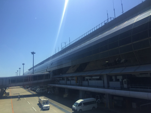 仙台空港に到着