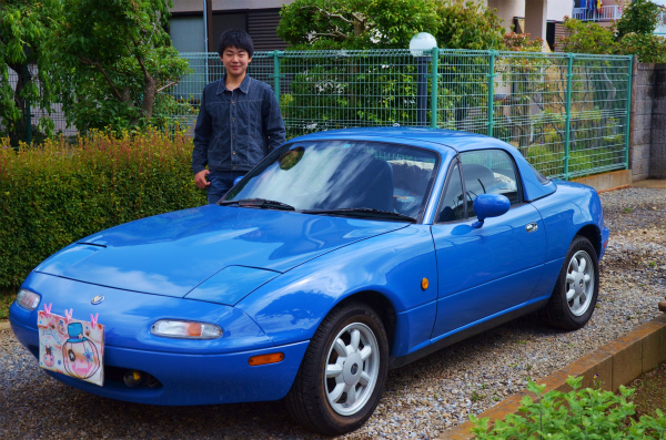 次男がマリナーブルーを洗車