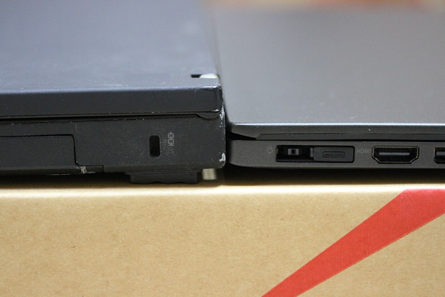 lenovo ThinkPad X1 Carbon VS X200s 厚さ